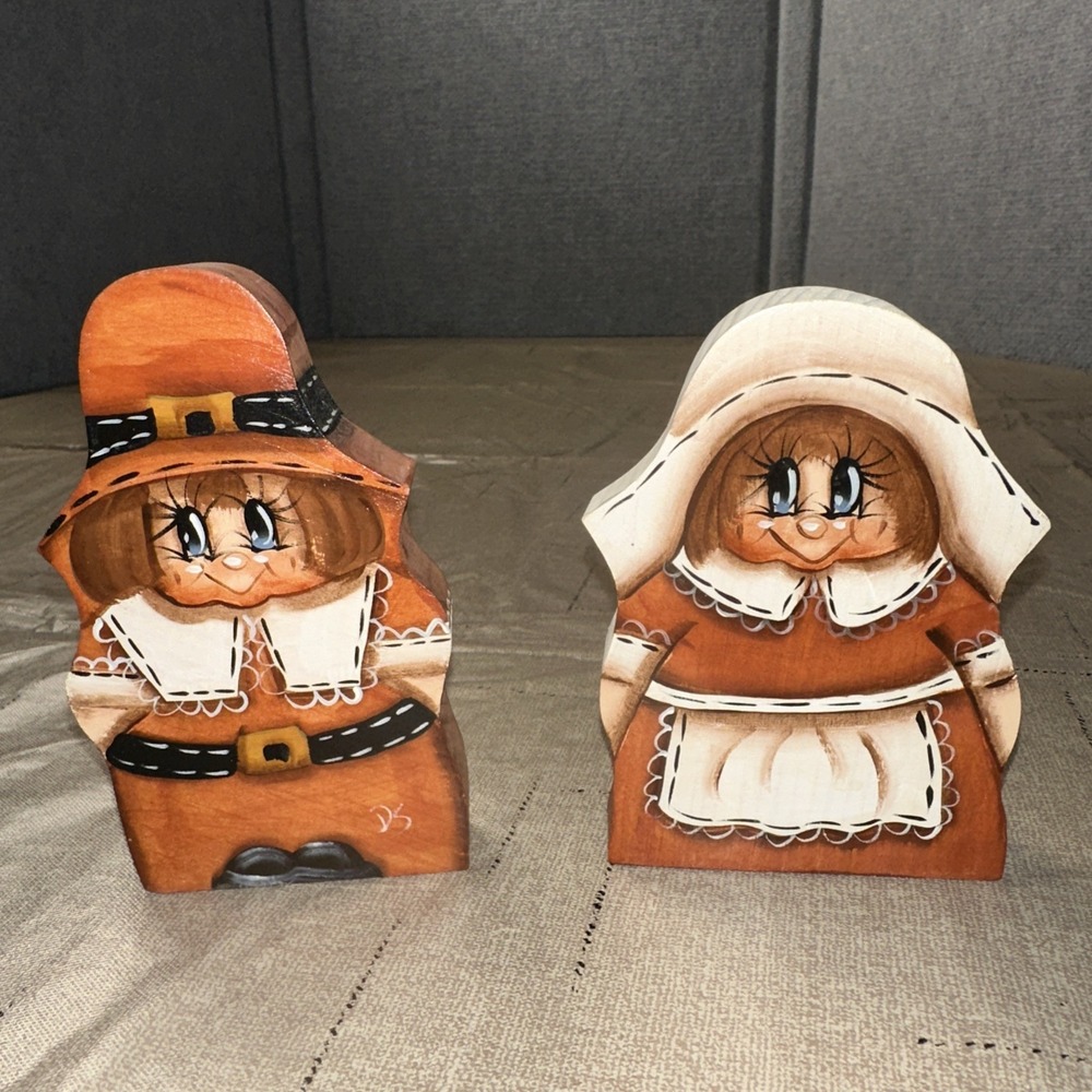 Handmade Wood Handpainted Pilgrims Set Of‎ 2 Signed DS